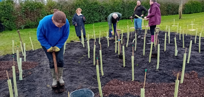 Volunteers at the Waters Edge. Image by Exmouth Tiny Forest Group.