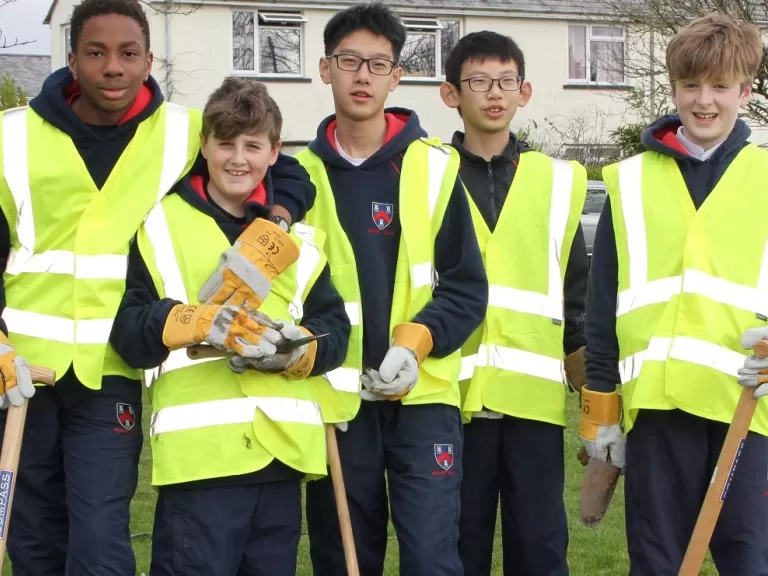 Mount Kelly student volunteers