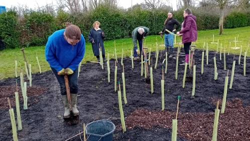 Volunteers at the Waters Edge. Image by Exmouth Tiny Forest Group.